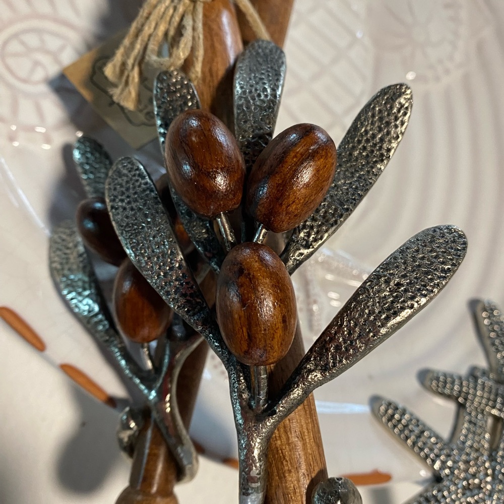BNWT MUD PIE White Starfish Platter and Serve ware Set w/ Silver Olive Design - Picture 4 of 15